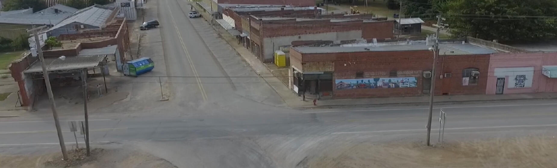 Elaine Ar, Main Street today